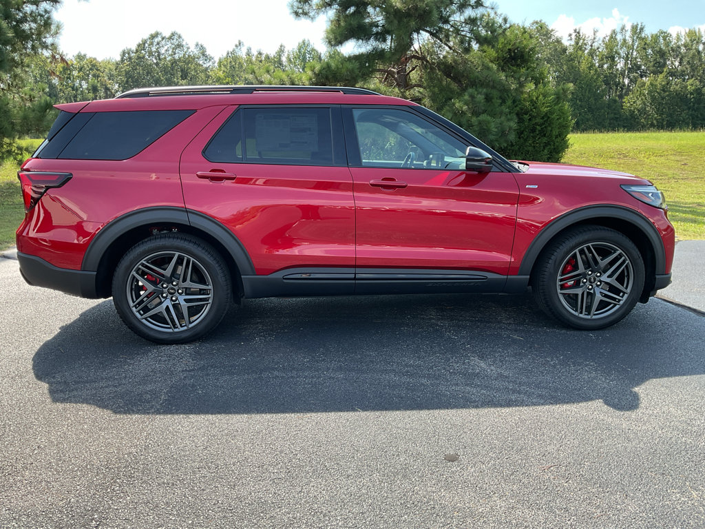 New 2026 Ford Explorer ST-Line w/ ST-Line Street Pack RWD image 8