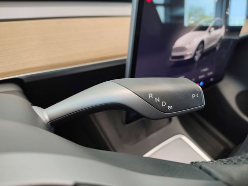 Used 2023 Tesla Model Y Long Range AWD/4WD image 21