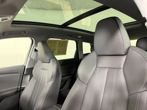 Used 2025 Audi Q6 e-tron Premium Plus w/ Premium Plus RWD image 16