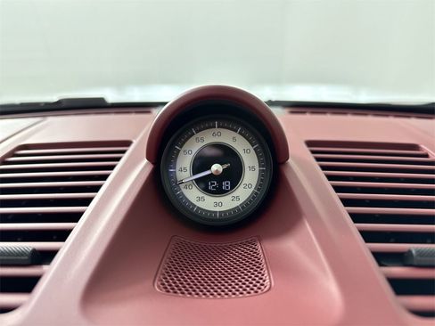 Certified 2024 Porsche 911 Turbo S w/ 911 Turbo Sportdesign Package image 29