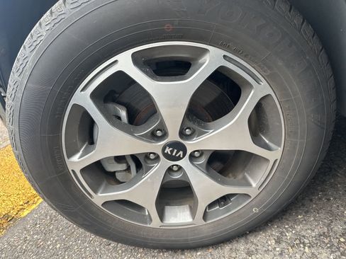 Used 2020 Kia Telluride EX AWD/4WD image 9