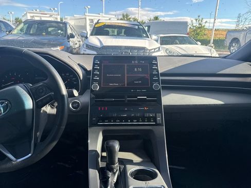 Used 2021 Toyota Avalon XLE w/ Moonroof Package FWD image 28