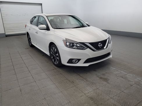 Used 2019 Nissan Sentra SR w/ Premium Package (SR) FWD image 13