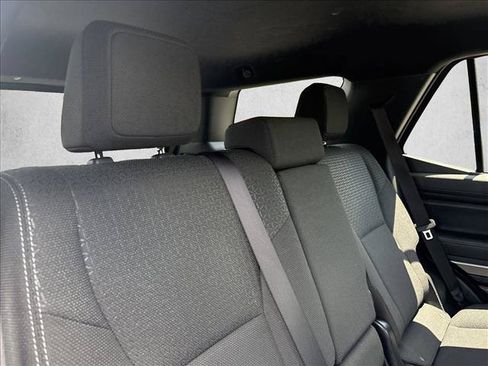 Used 2025 Toyota 4Runner SR5 AWD/4WD image 25