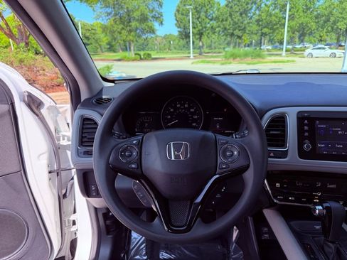 Used 2022 Honda HR-V EX image 19