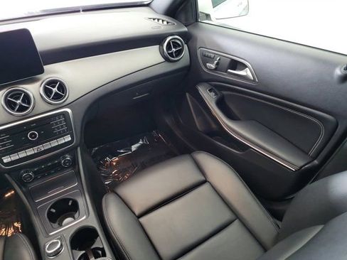 Used 2019 Mercedes-Benz GLA 250 4MATIC image 16