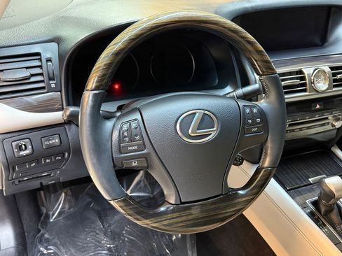 Used 2014 Lexus LS 460 AWD image 15