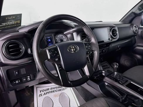 Used 2020 Toyota Tacoma TRD Sport AWD/4WD image 9