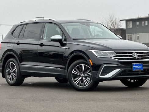 Used 2024 Volkswagen Tiguan Wolfsburg Edition AWD/4WD image 1