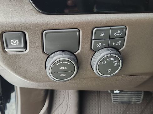 New 2026 Chevrolet Silverado 1500 LT w/ Texas Edition Plus RWD image 22