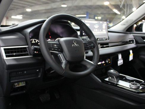 New 2026 Mitsubishi Outlander Trail Edition image 5