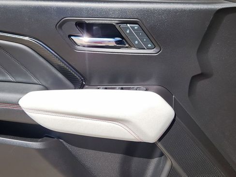 Used 2024 GMC Canyon AT4X image 24