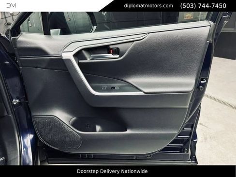Used 2021 Toyota RAV4 XSE AWD/4WD image 28