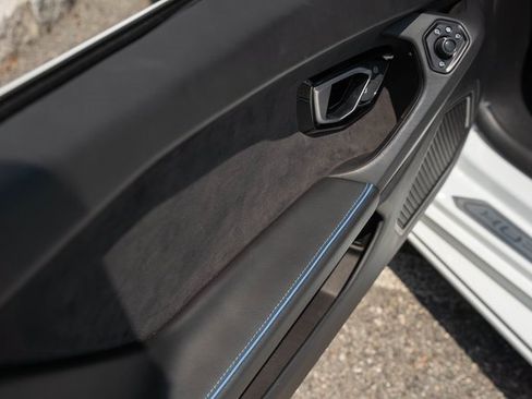 Used 2020 Lamborghini Huracan EVO image 39