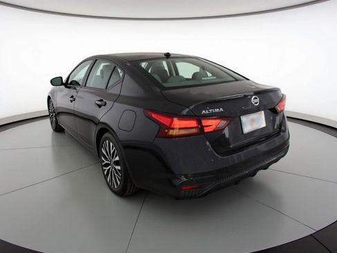 Used 2025 Nissan Altima 2.5 SV image 6