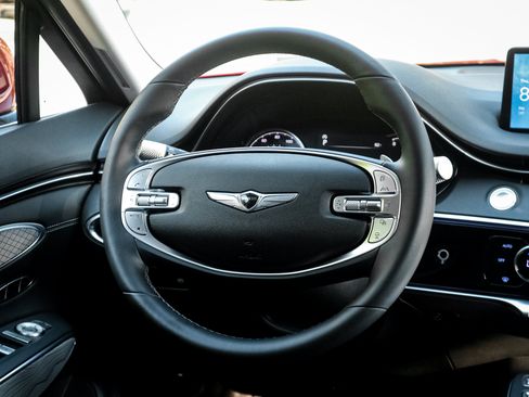 Used 2023 Genesis GV70 2.5T w/ Advanced Package AWD/4WD image 18