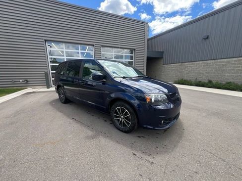 Used 2015 Dodge Grand Caravan R/T w/ Driver Convenience Group FWD image 3