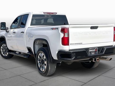 Used 2022 Chevrolet Silverado 2500 Custom w/ Custom Convenience Package image 11