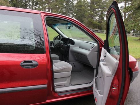 Used 2000 Ford Windstar image 13