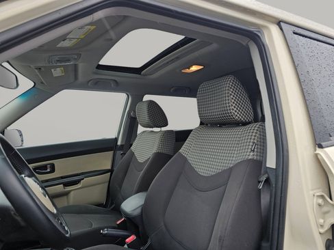 Used 2010 Kia Soul ! image 19