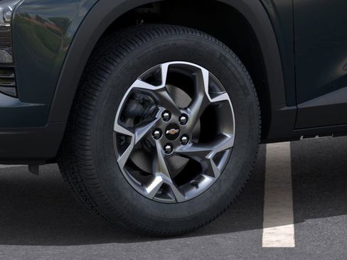 New 2025 Chevrolet Trax LT w/ Driver Confidence Package image 33