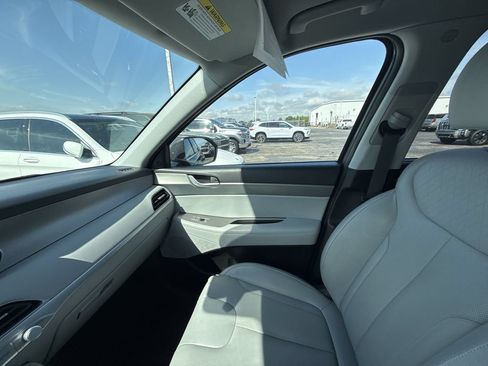 Used 2022 Hyundai Palisade SEL w/ Premium Package FWD image 15