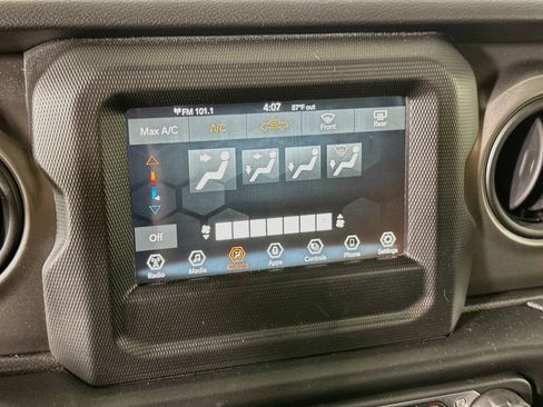 Used 2022 Jeep Gladiator Sport AWD/4WD image 23