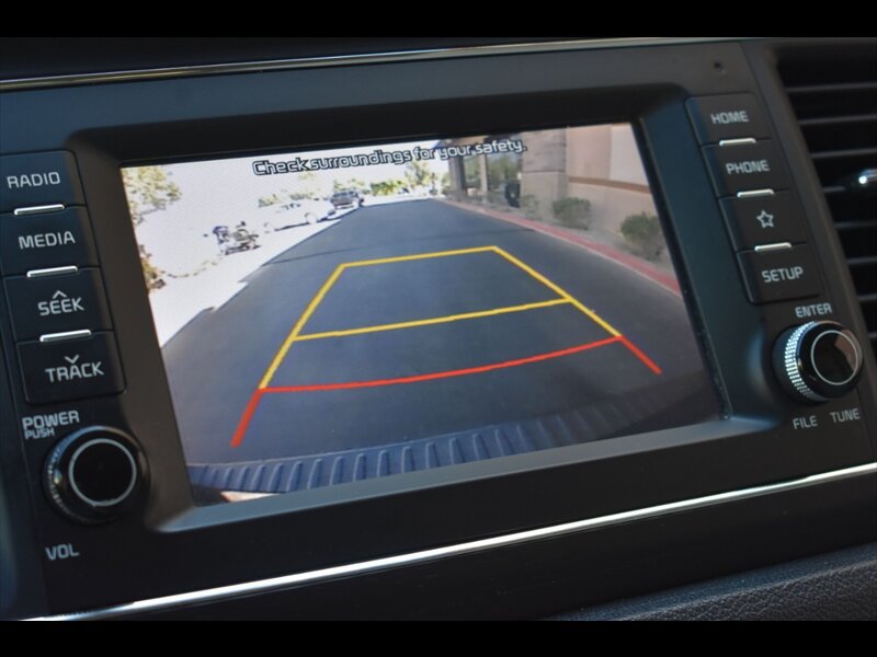 Used 2019 Kia Sedona LX FWD image 11