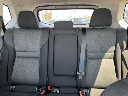 Used 2025 Nissan Rogue SV FWD image 40