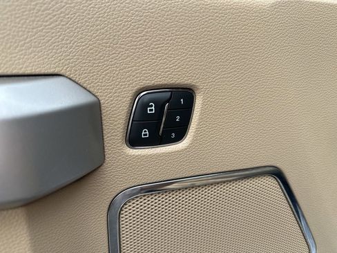 Used 2019 Ford F250 Lariat w/ Lariat Value Package image 12