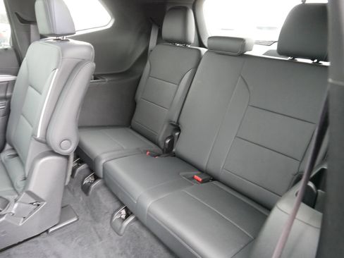 Used 2025 Buick Enclave Preferred image 36