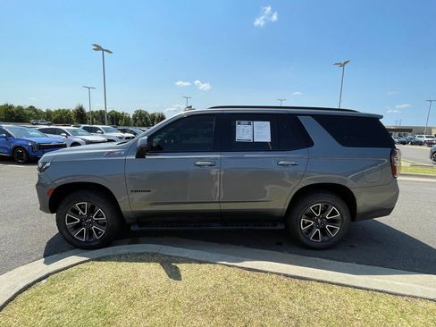 Used 2021 Chevrolet Tahoe Z71 w/ Luxury Package AWD/4WD image 5