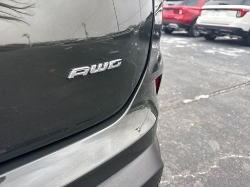 Used 2024 Ford Edge SEL w/ Convenience Package image 11