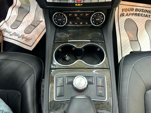 Used 2014 Mercedes-Benz CLS 550 4MATIC w/ Premium 1 Package image 29