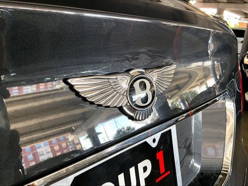 Used 2018 Bentley Bentayga Activity image 9