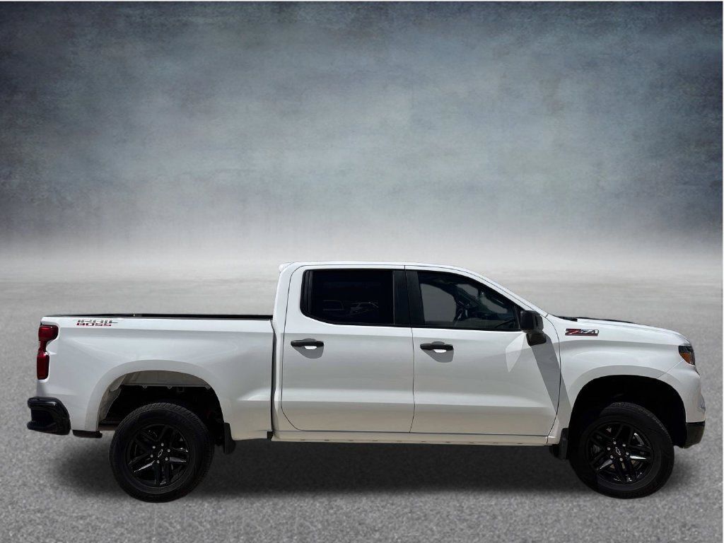 Used 2025 Chevrolet Silverado 1500 Custom Trail Boss AWD/4WD image 8