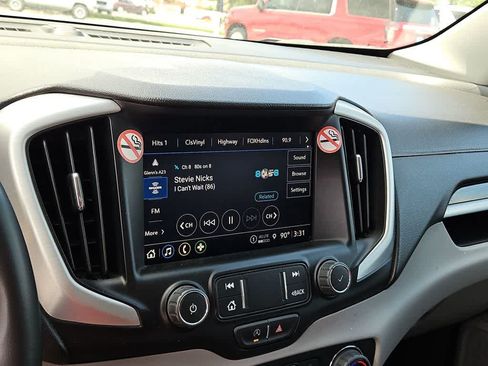Used 2024 GMC Terrain SLT AWD/4WD image 24