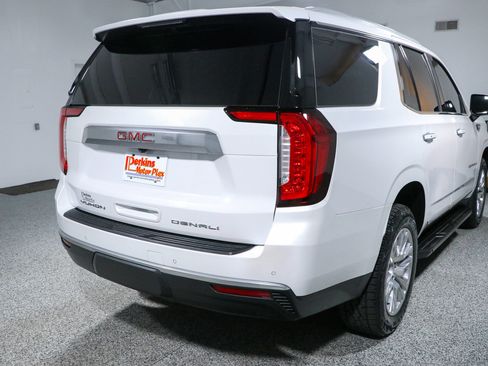 Used 2023 GMC Yukon Denali AWD/4WD image 7