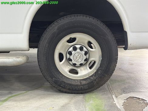 Used 2019 Chevrolet Express 2500 w/ Driver Convenience Package RWD image 16