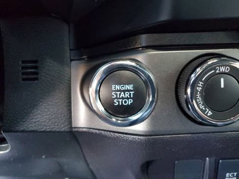 Used 2020 Toyota Tacoma TRD Sport image 26