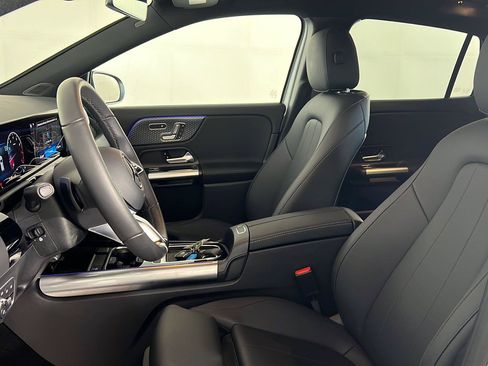 Certified 2025 Mercedes-Benz GLA 250 4MATIC image 3