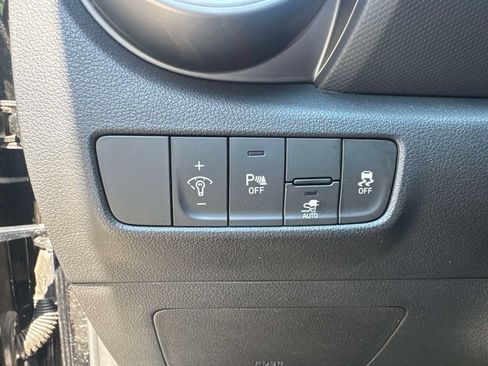 Certified 2022 Hyundai Kona Limited w/ Cargo Package FWD image 21