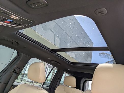 Used 2024 Jeep Grand Cherokee Limited image 22