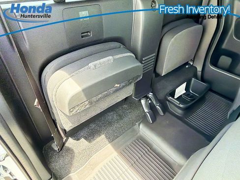 Used 2024 Nissan Frontier SV RWD image 34