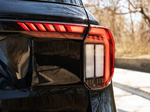 Used 2026 Ford Explorer ST image 13