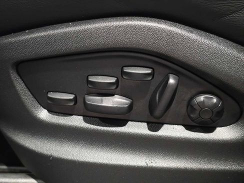 Used 2025 Porsche Cayenne Turbo AWD/4WD image 26