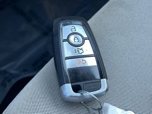 Used 2019 Ford Fusion SE image 26