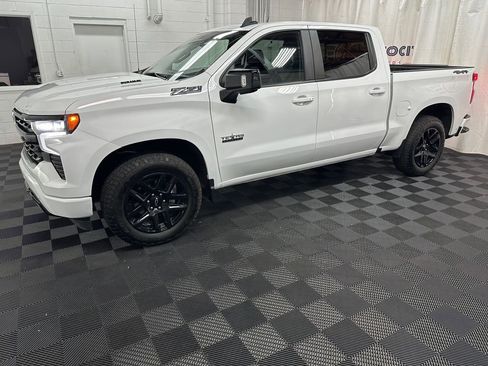 Used 2025 Chevrolet Silverado 1500 RST AWD/4WD image 5