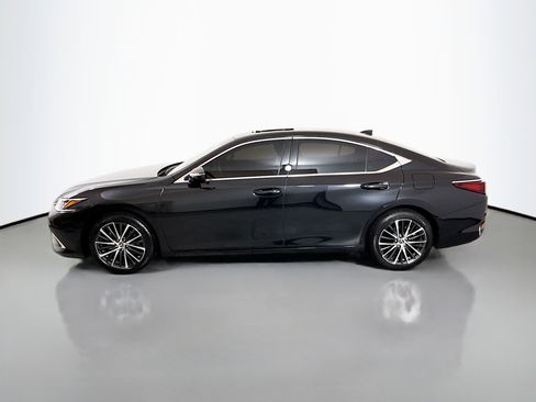 Used 2024 Lexus ES 250 w/ Premium Package image 4