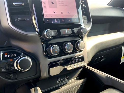 New 2026 RAM 1500 Express AWD/4WD image 17
